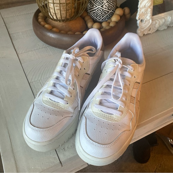 ASICS Women's White and Tan Sneakers - Picture 6 of 11